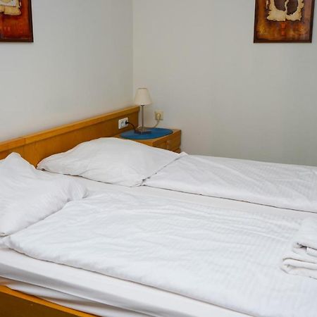 Itm Hotel Bettkaestchen Am Sachsenwald راينبك المظهر الخارجي الصورة