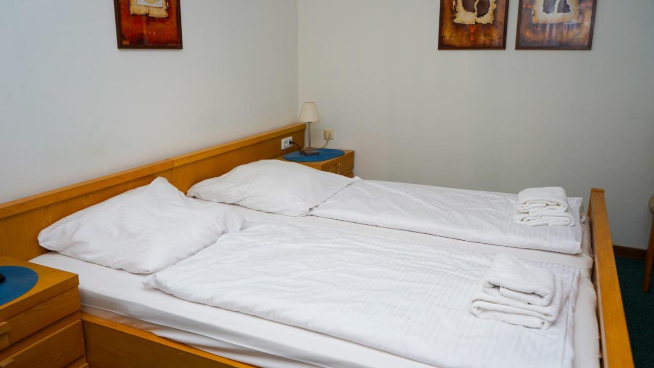 Itm Hotel Bettkaestchen Am Sachsenwald راينبك المظهر الخارجي الصورة
